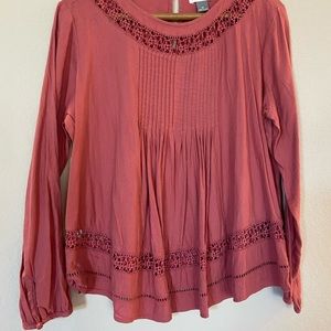Scoop neck pink top with lace details